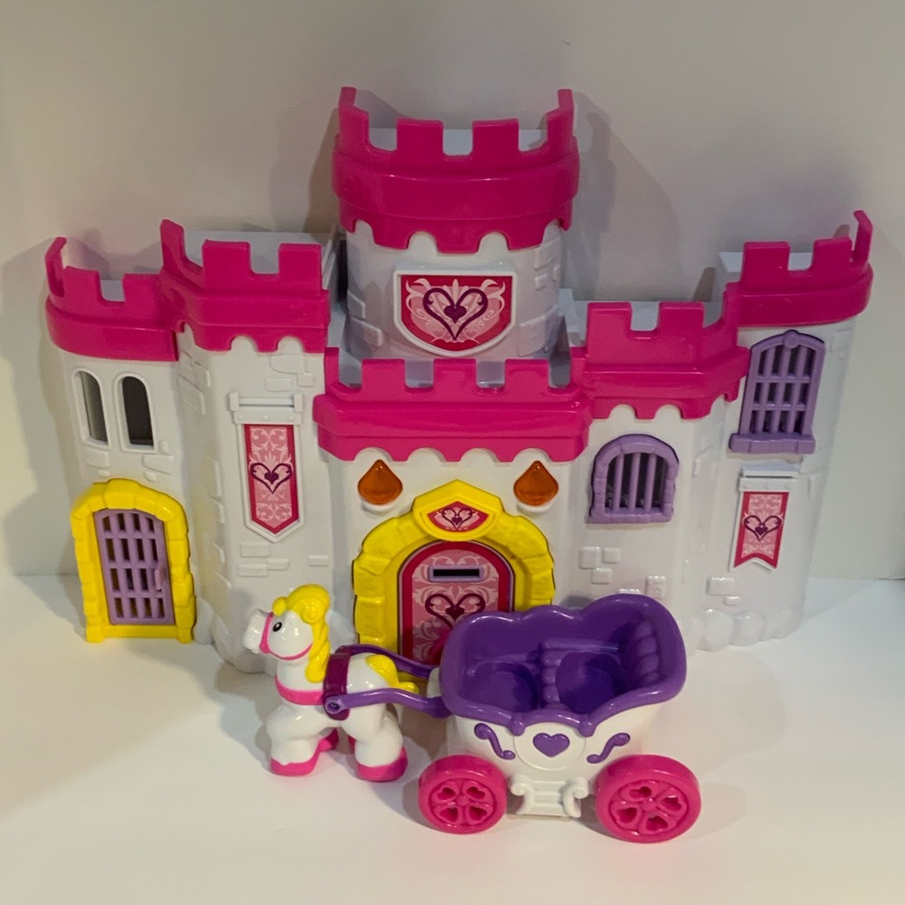 Castle/Horse & Carriage